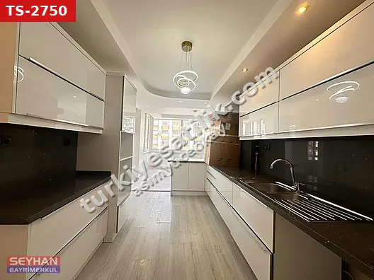 BARAJYOLU ADANA KOLEJİ KAVŞAĞI BULVAR ÜZERİ DOĞALGAZLI 4+1 DAİRE