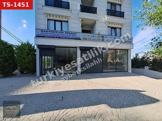 BÜYÜKÇEKMECE SULTAN MURAT CADDESİNDE 150 M2 DÜKKAN 60 M2 VERANDA
