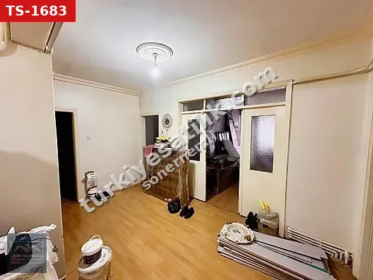 ÇARŞI MERKEZİNDE 125 m2 3+1 SATILIK ARA KAT DAİRE