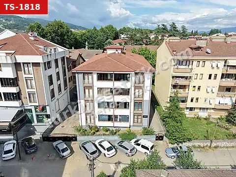 MERİÇ ÇAYRAKTAN ÜNİ. CADDESİ 135 M2 3+1 SATILIK DAİRE
